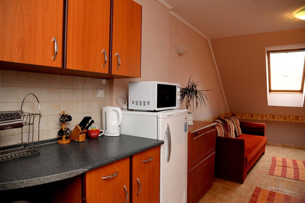 Abbázia Apartman Villa Gyula Habitación foto